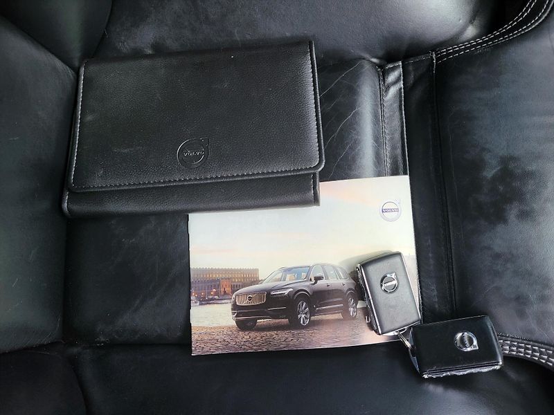 Volvo V90 D4 Drive-E INSCTRIPTION autom. - fotka 43 z 45