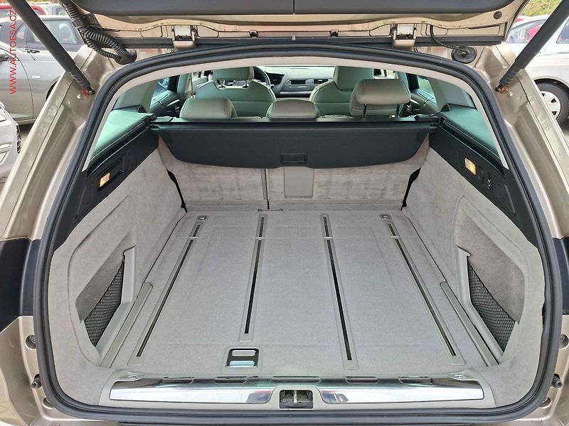 Citroën C5 (2010) 2.0 HDi, 2.maj,ČR, STK4/28 - fotka 7 z 21