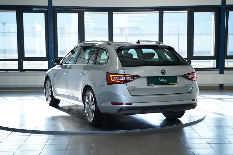 Škoda Superb - fotka 7 z 25