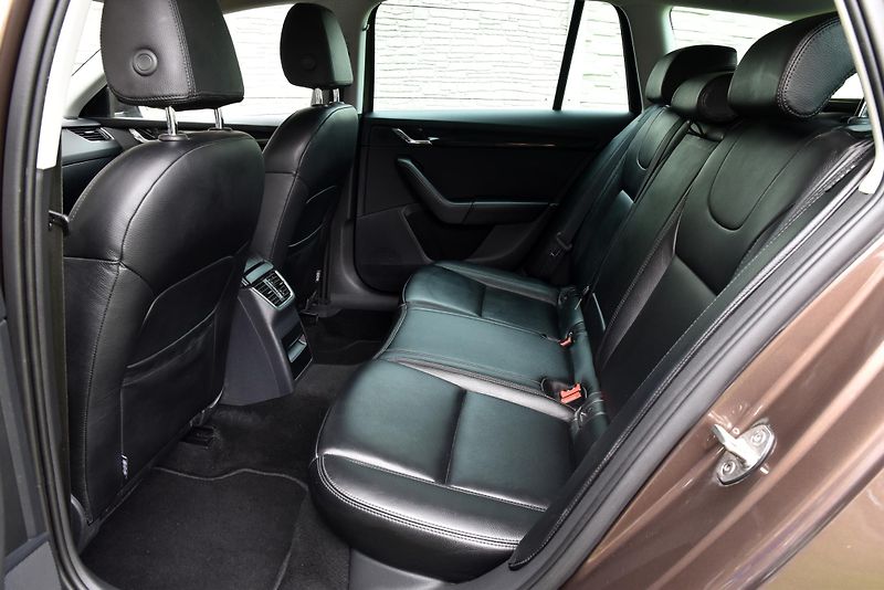 Škoda Octavia 1.4 TSi G-TEC STYLE, NAVI, LED - fotka 35 z 48
