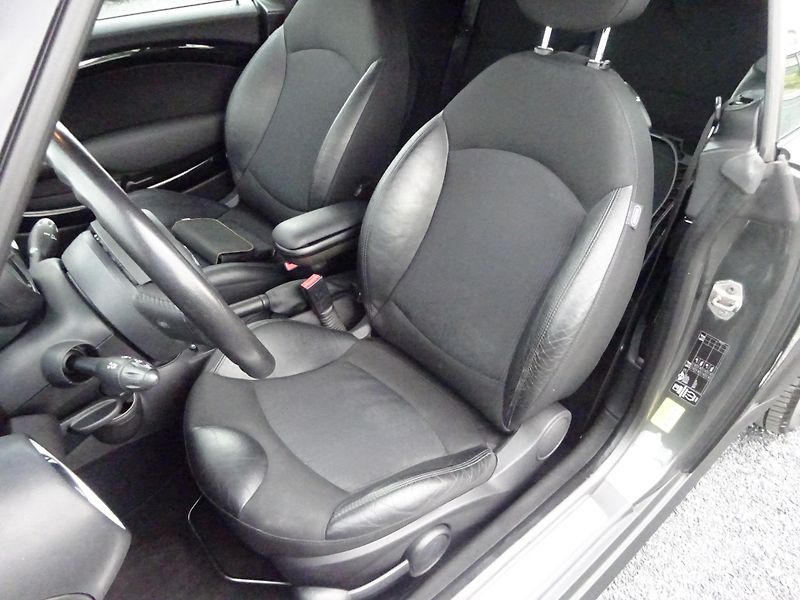 Mini Cooper S 1.6 135kW KABRIO KŮŽE  - fotka 6 z 31