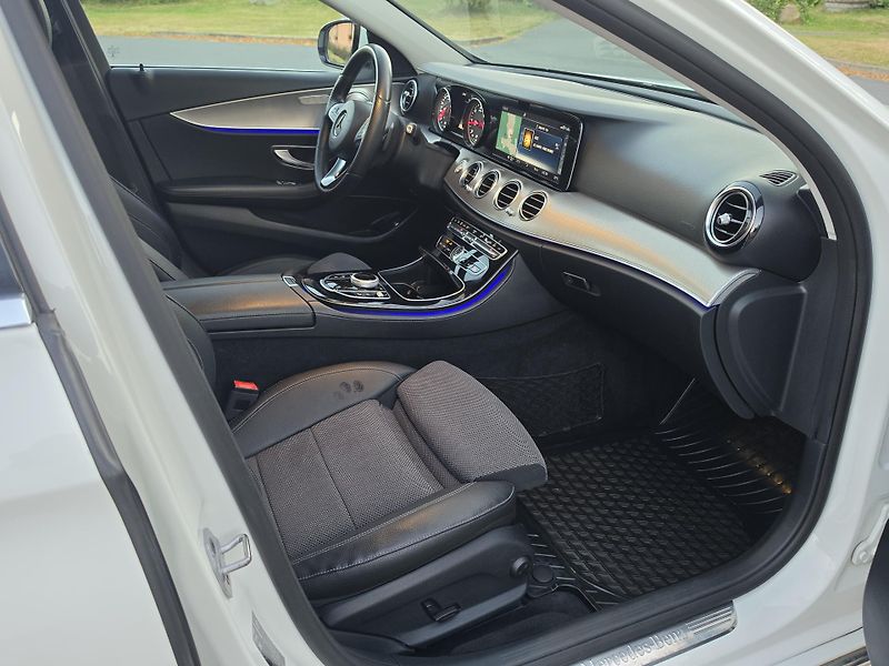 Mercedes-Benz Třídy E 2.2CDi 143kW AVANTGARDE*7-MÍST - fotka 45 z 54