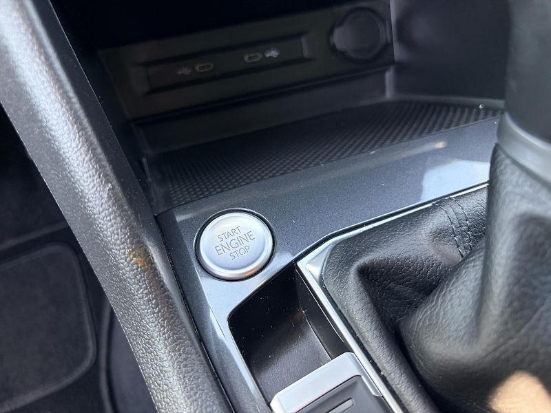 Volkswagen Tiguan 1.5TSI DSG MATRIX REZERVACE - fotka 28 z 58