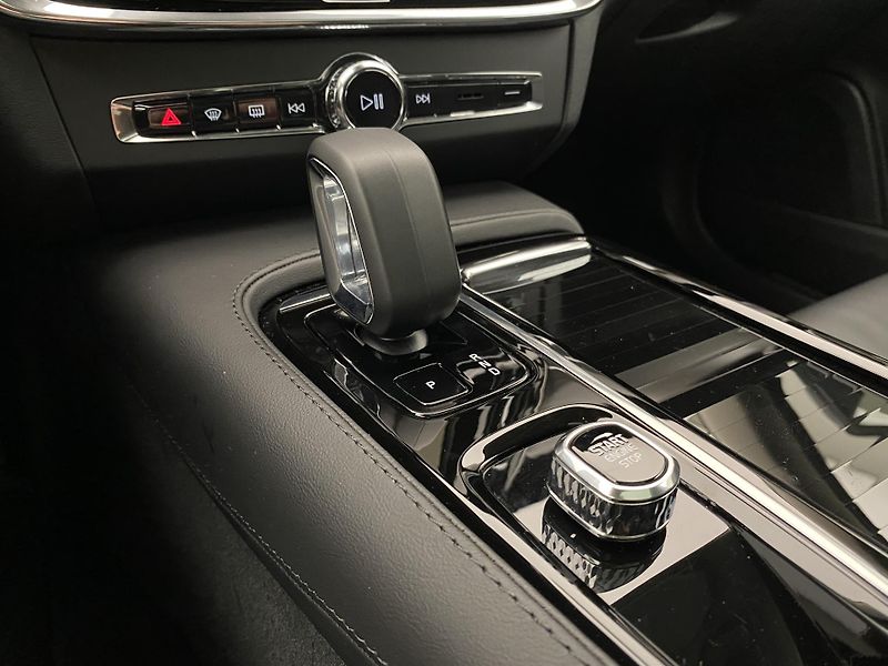 Volvo V90 T6 AWD RECHARGE BRIGHT PLUS  - fotka 27 z 64