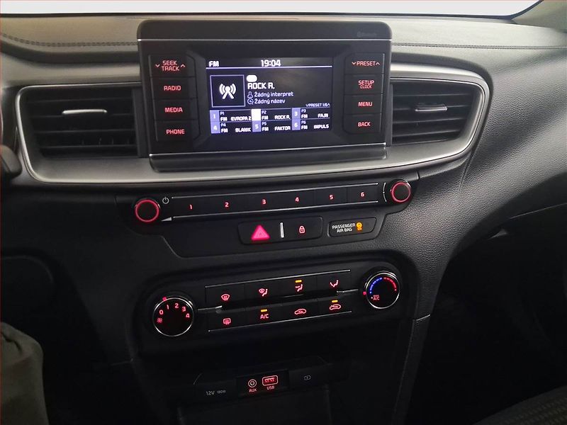 Kia Ceed (2020) 1.4 CVVT, ČR,1.maj, Serv.kniha - fotka 12 z 16