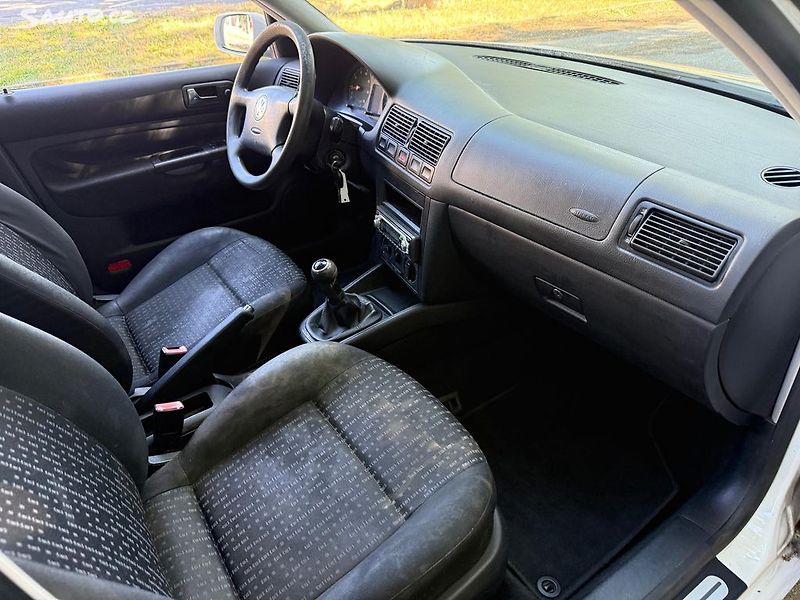 Volkswagen Golf (2004) 1.4i, 55kw Nová STK L+Z pneu - fotka 9 z 19