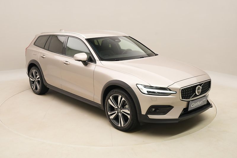 Volvo V60 CC B5 AWD BRIGHT PLUS AUT  - fotka 16 z 58