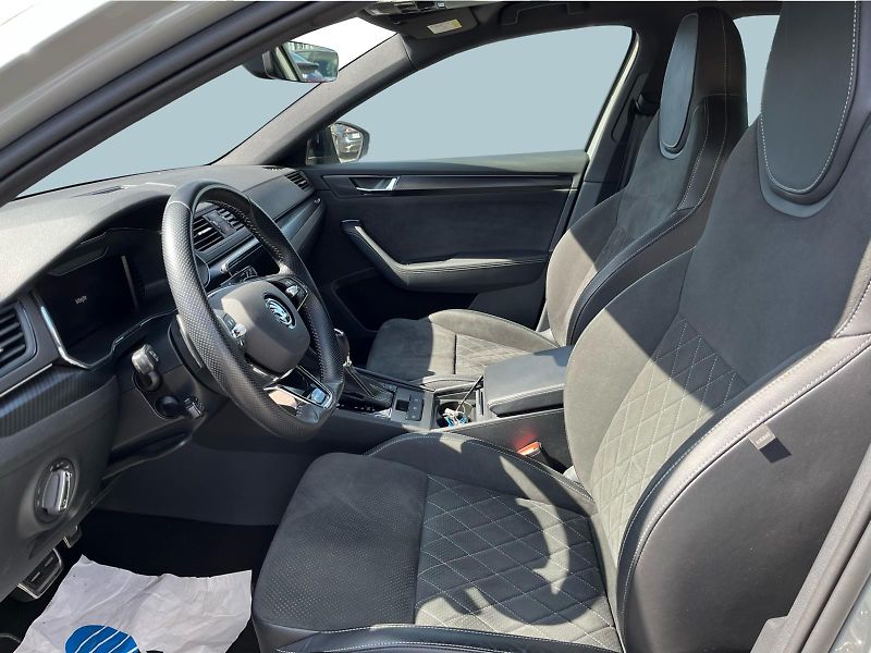 Škoda Superb SPORTLINE 2.0TDI DSG - fotka 11 z 24