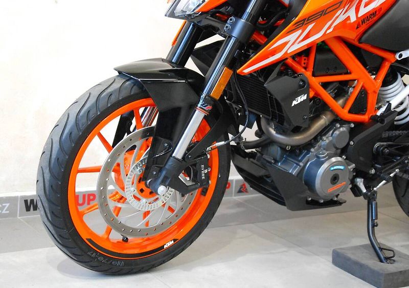 KTM 390 Duke (2019) Duke 390 - 7912 km, hezký stav - fotka 16 z 20