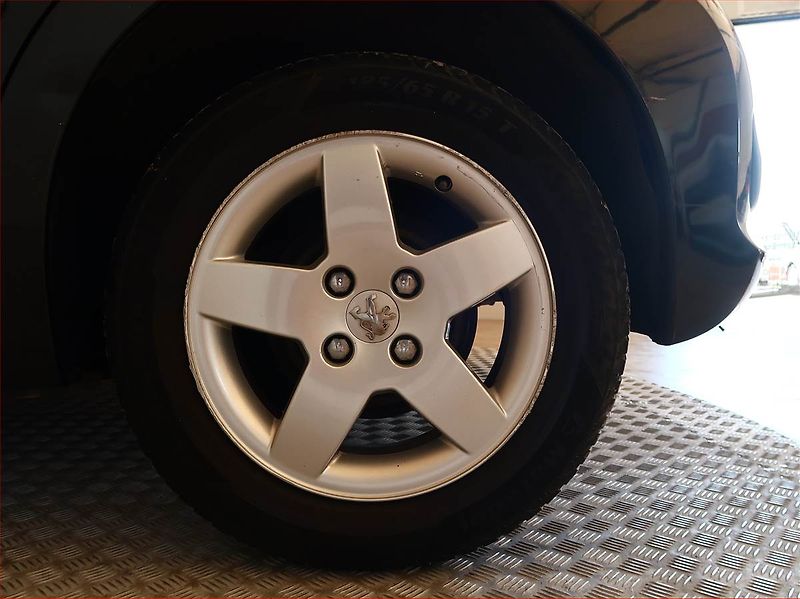 Peugeot 207 (2007) 1.4 16V, Serv.kniha - fotka 14 z 14
