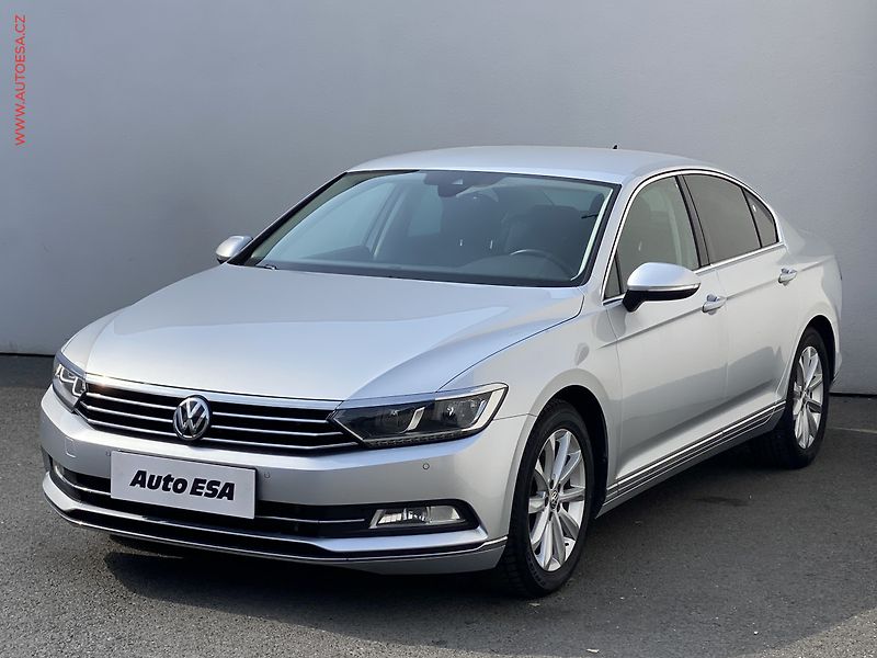 Volkswagen Passat (2019) 2.0 TDi, Highline, DSG, +ALU - fotka 3 z 20