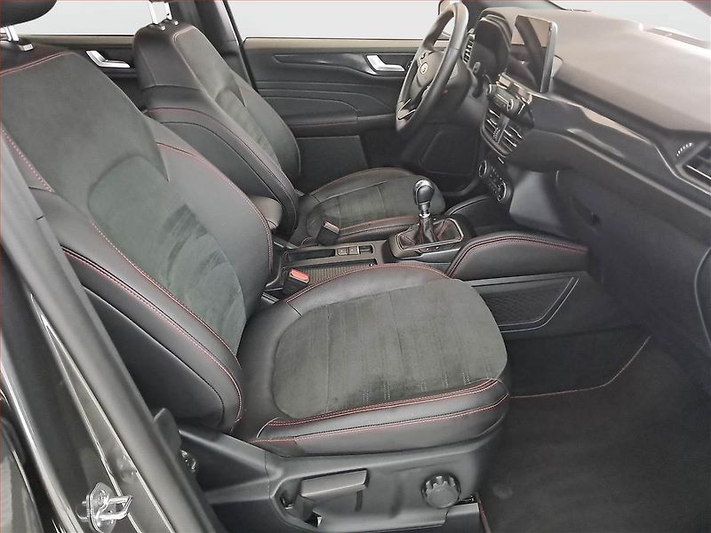 Ford Kuga (2023) ST-Line X 1.5 EcoBoost - fotka 9 z 23