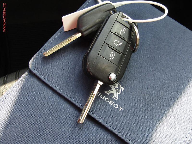 Peugeot 308 (2016) 1.6 HDi, ČR, Active, navi - fotka 20 z 20