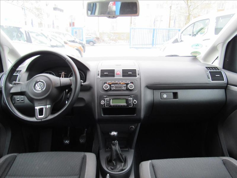 Volkswagen Touran 1,2 TSI 77kW 7 míst - fotka 11 z 25