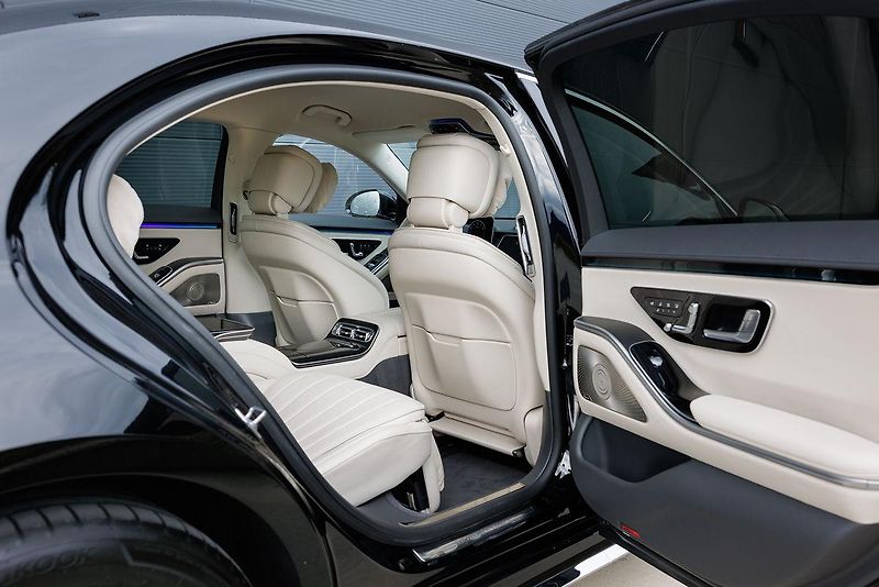 Mercedes-Benz Třídy S (2023) S 450 4Matic Long AMG Line - fotka 36 z 67