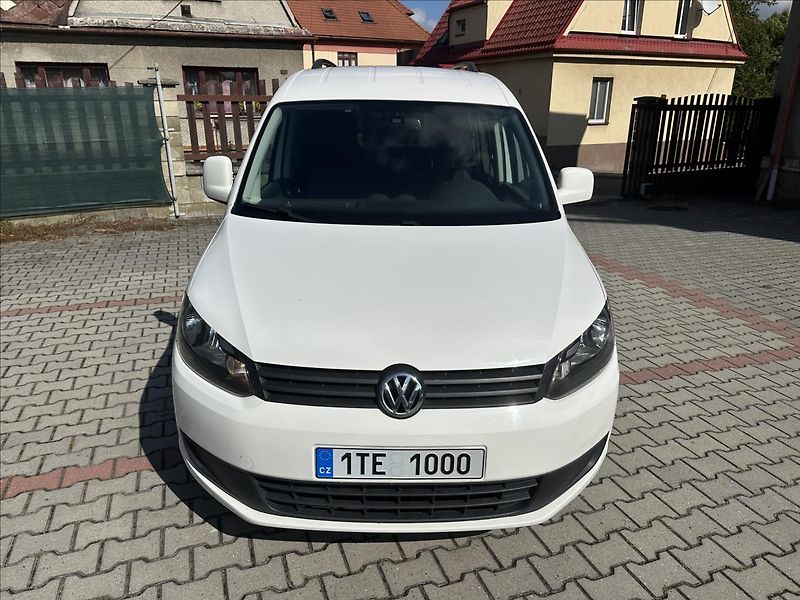 Volkswagen Caddy 1,6 TDI PO VELKÉM SERVISE - fotka 10 z 17