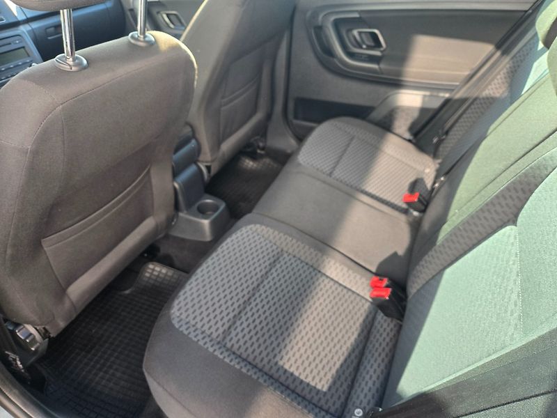 Škoda Fabia (2014) 1.6 TDI Serviska,Zimáky,TOP - fotka 15 z 29