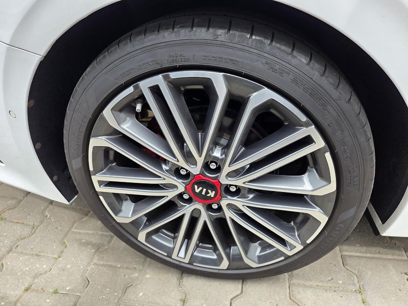 Kia Pro_Ceed 1.6-PANORAMA-GT-150kw - fotka 10 z 13