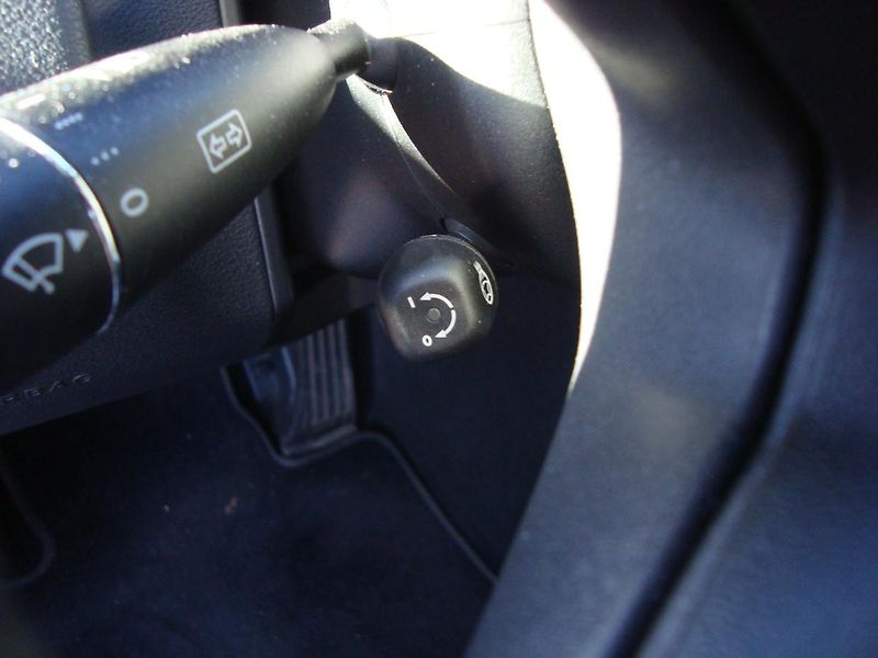 Mercedes-Benz Třídy E (2008) E 500,1.Maj. v ČR,Servisní k. - fotka 57 z 74
