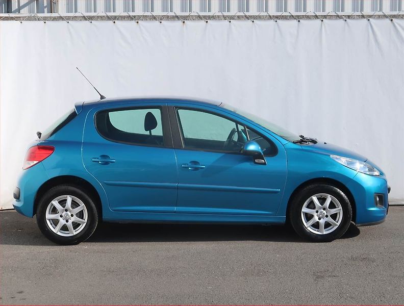 Peugeot 207 (2011) 1.4, nová STK, zamluveno - fotka 6 z 16
