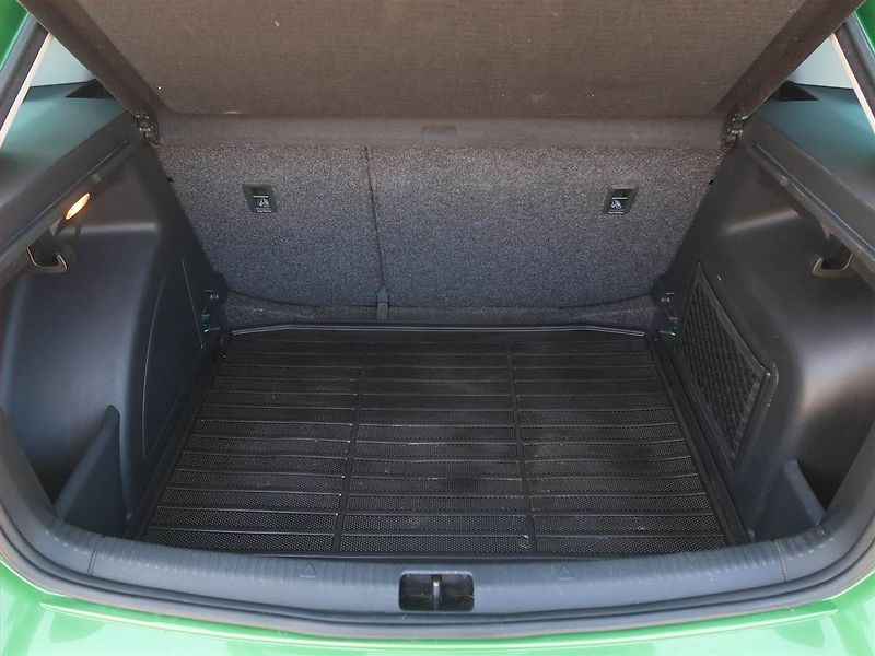 Škoda Rapid (2015) Spaceback 1.2 TSI, Serv.kniha - fotka 13 z 14