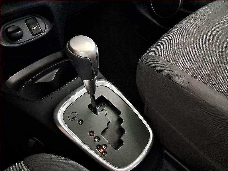 Toyota Yaris (2017) 1.33 Dual VVT-i, Automat - fotka 13 z 17