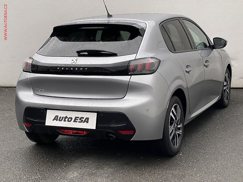 Peugeot 208 (2021) 1.2 PT, AC, tempo, kamera - fotka 4 z 18