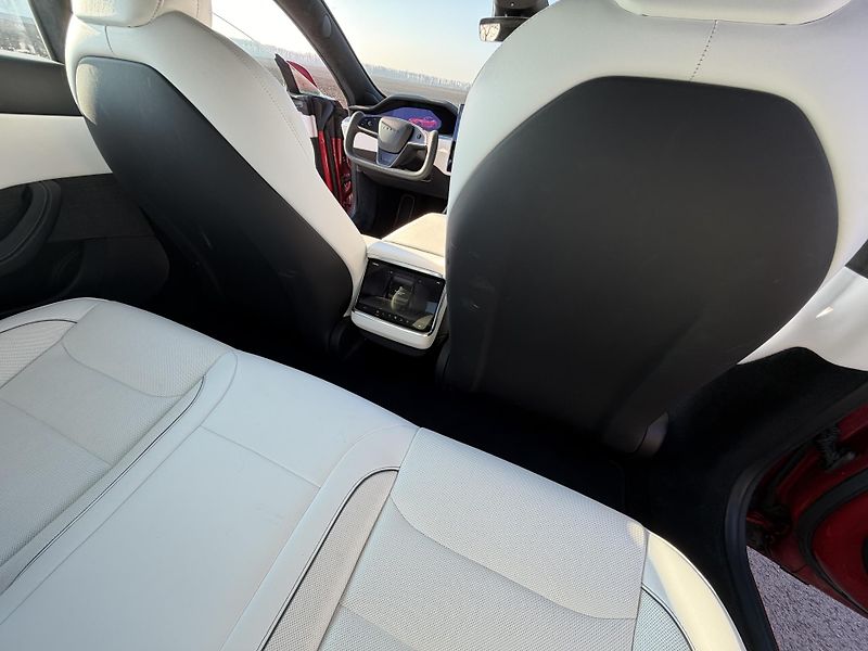 Tesla Model S (2023) Plaid 1020 HP - fotka 8 z 20