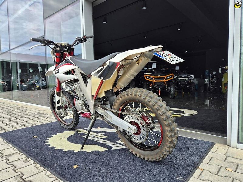 AJP PR5 250 Enduro (2014) 2014) – 1630 km, STK do 2028 - fotka 6 z 20