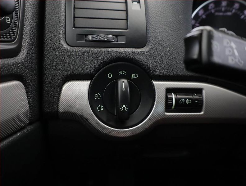 Škoda Octavia (2009) 1.6 TDI, Serv.kniha, po STK - fotka 13 z 17