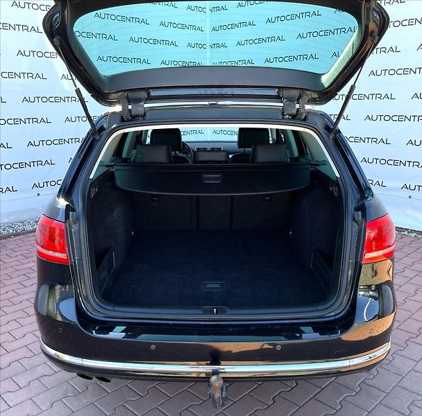 Volkswagen Passat 2,0 TDi,103kW,HIGHLINE,STK 7/2 - fotka 11 z 26