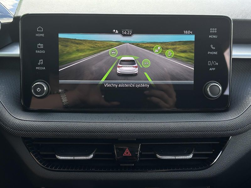 Škoda Fabia 1.0TSi 95PS LED V.Cockpit Clim - fotka 26 z 34