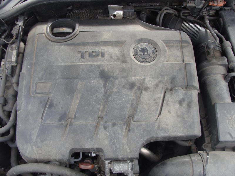 Škoda Superb 2.0 TDi, 125 kW, tažné, klima - fotka 25 z 30