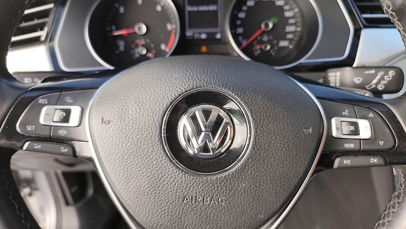 Volkswagen Passat (2019) Webasto-el.tažné-Matrix-Adapt. - fotka 20 z 37