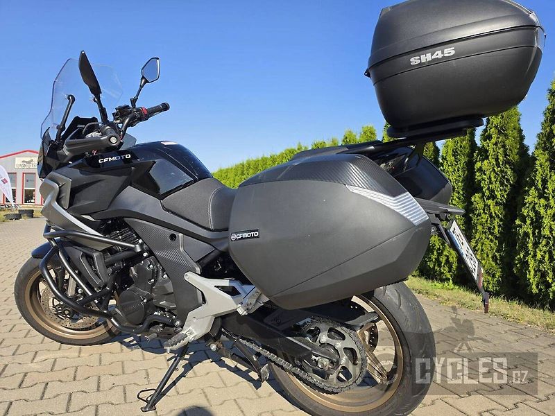 CFMOTO 700 MT Premium (2024) - fotka 12 z 19
