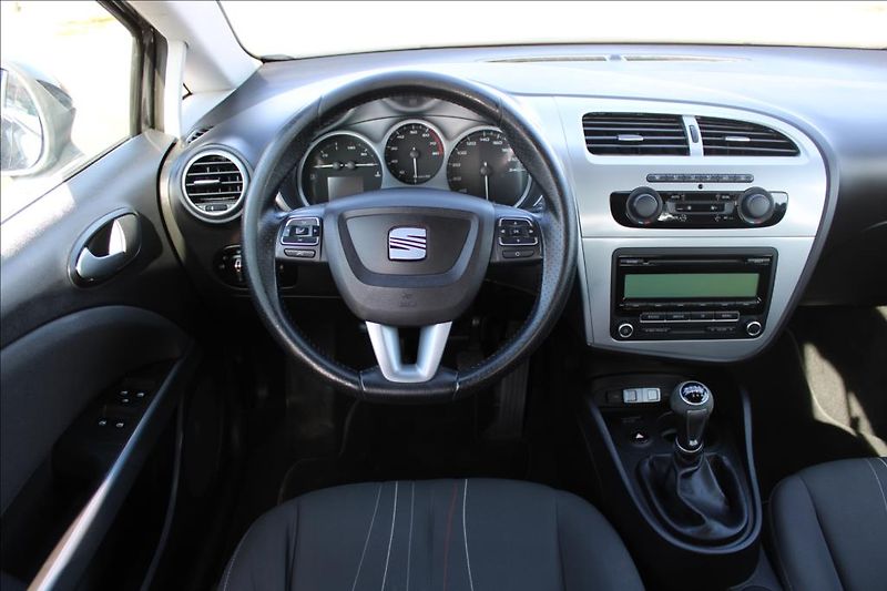 Seat Leon 1,2 TSi  KLIMA, ROZVODY - fotka 12 z 30