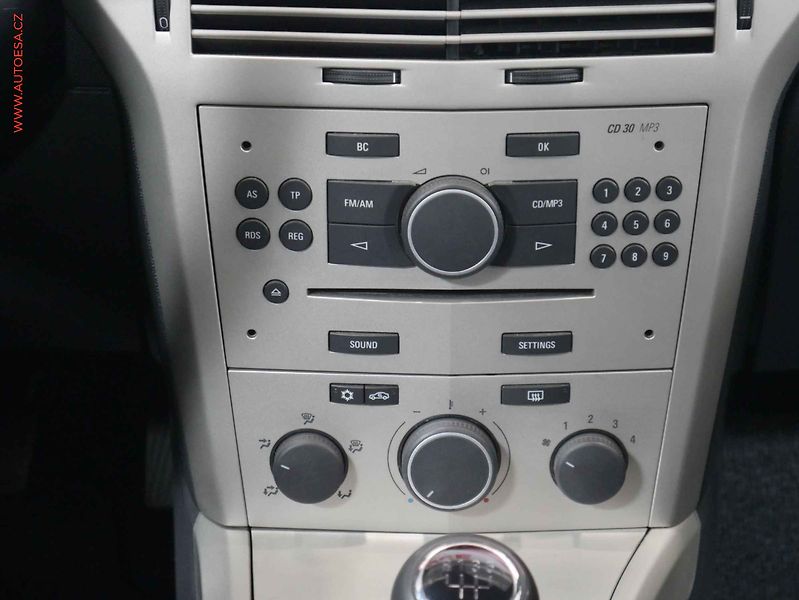 Opel Astra (2007) 1.6i Twin TOP, AC, temp - fotka 16 z 17