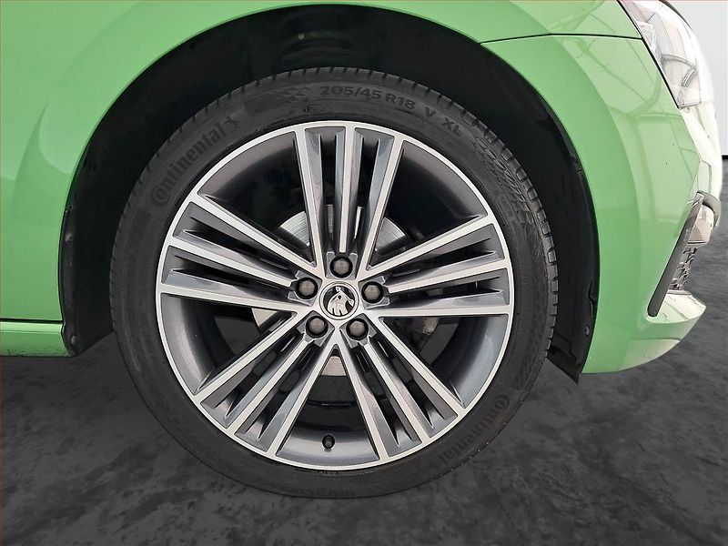 Škoda Scala (2019) Style 1.5 TSI, Automat - fotka 15 z 18