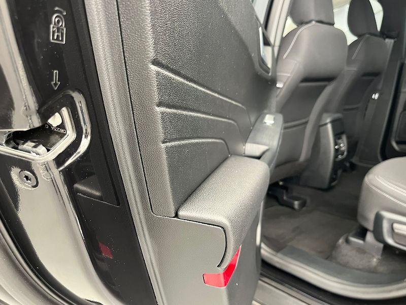 Ford Kuga 2.5 Duratec HEV TITANIUM - fotka 31 z 51