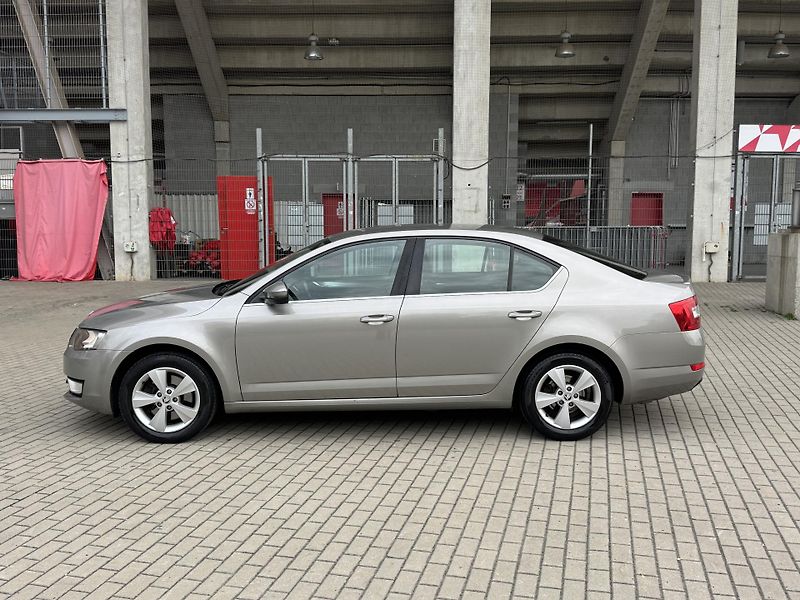 Škoda Octavia (2013) 1.8 TSI 132kw ČR - fotka 2 z 18