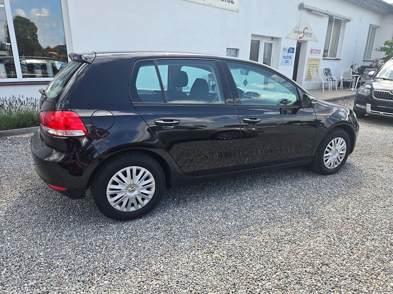Volkswagen Golf (2011) 1.2 TSI - fotka 2 z 18