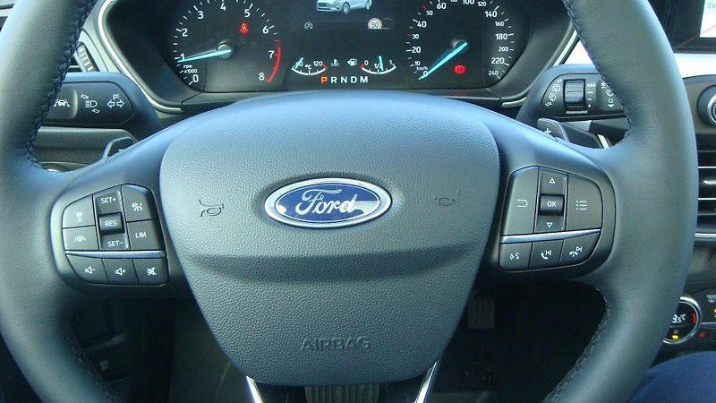 Ford Focus (2018) Trend Edition Plus 1.0EcoBoost - fotka 22 z 30