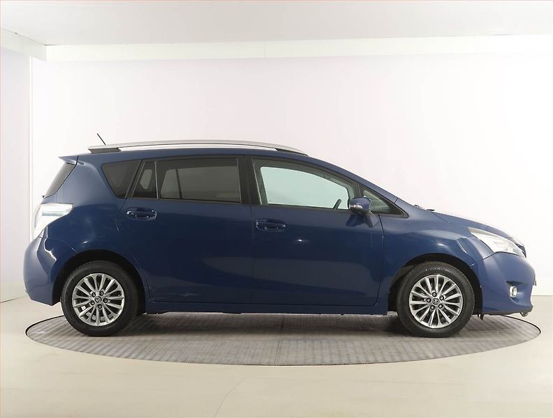 Toyota Verso (2017) 1.6 D-4D, Xenony, Tempomat - fotka 6 z 22