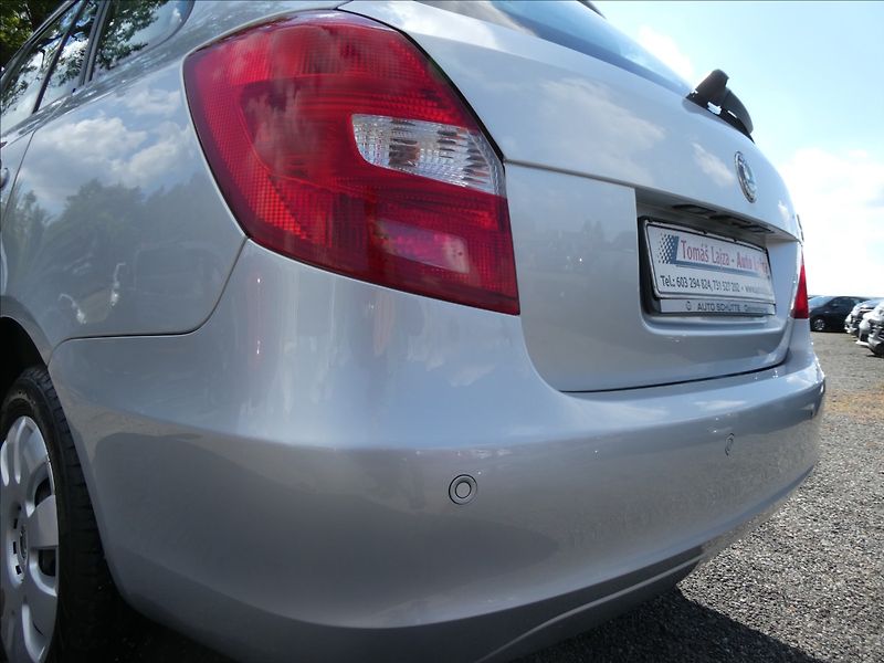 Škoda Fabia 1,6 i 1.MAJITEL,závěs,serviska - fotka 11 z 59