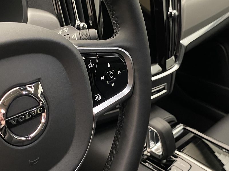 Volvo V90 T6 AWD RECHARGE DARK PLUS AUT - fotka 21 z 61