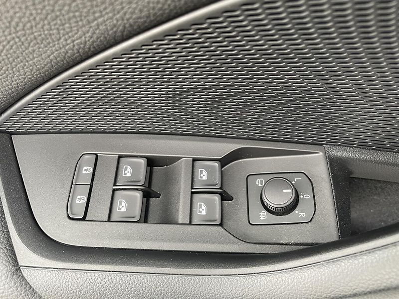 Škoda Octavia 2,0 TSi - fotka 17 z 23