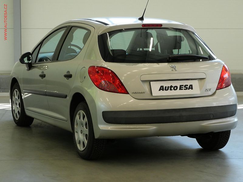 Peugeot 207 (2008) 1.4i, 1.maj,ČR, AC - fotka 6 z 18