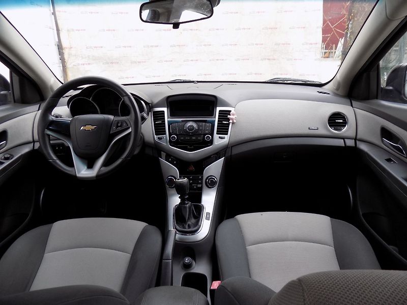 Chevrolet Cruze (2011) 1.8i/16V/Klimatizace/ČR/ - fotka 19 z 31