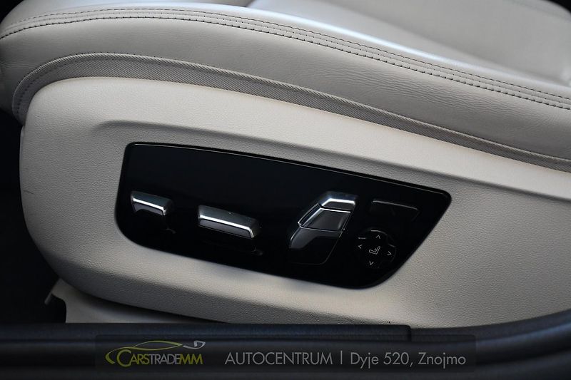 BMW Řada 5 520d - fotka 26 z 58