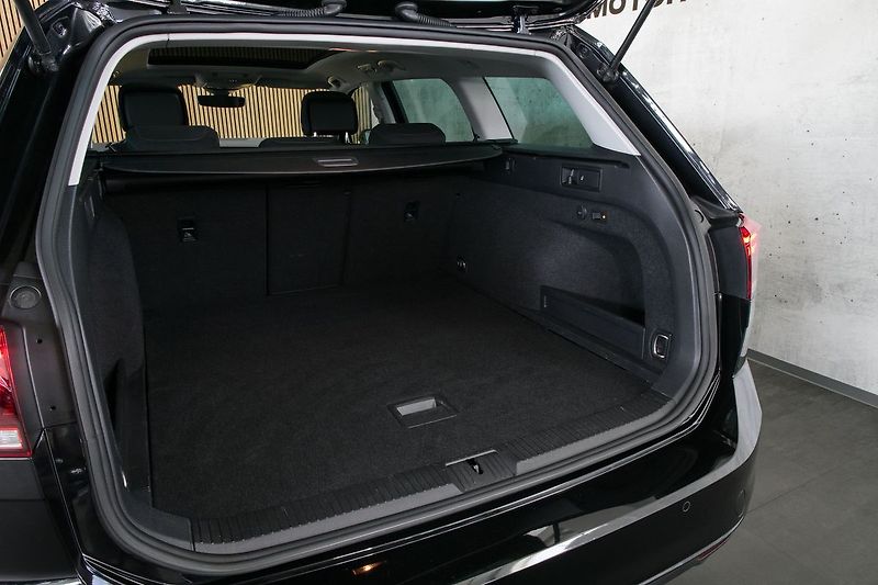 Volkswagen Passat 2.0TDI 110kW DSG ACC Pano Tažn - fotka 25 z 27